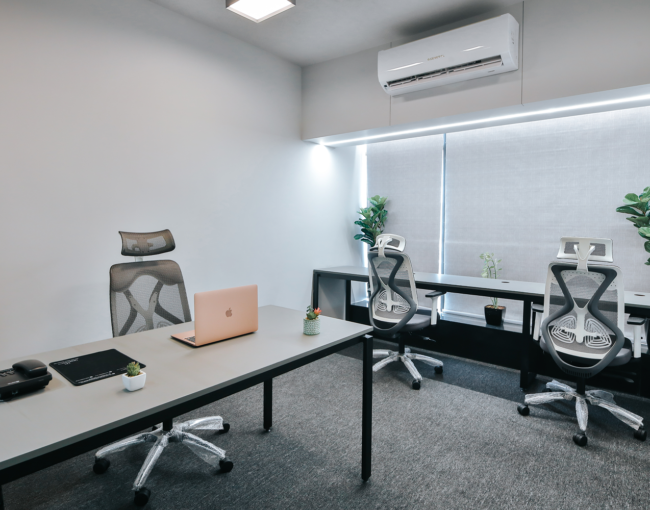 what is a flexi/hot desk